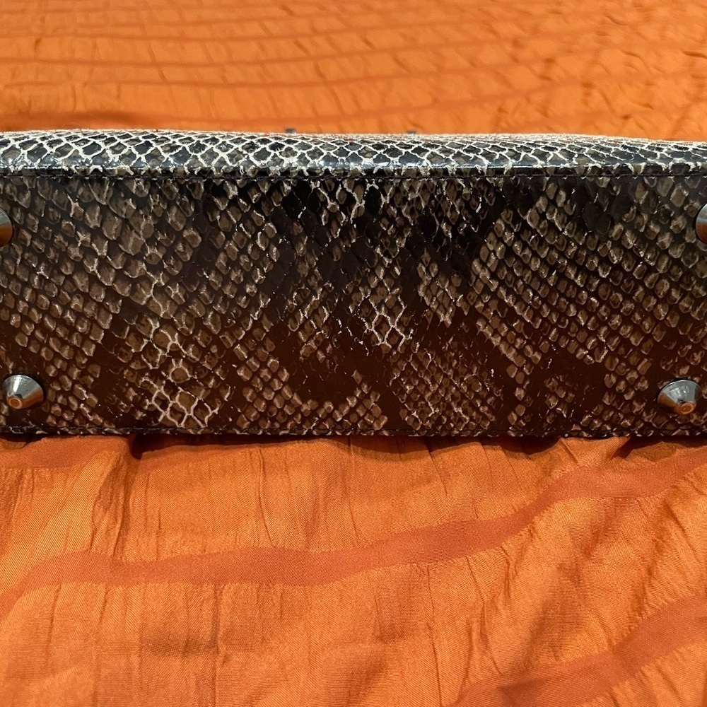 COPY - SNAKE PRINT PURSE - Picture 7 of 12